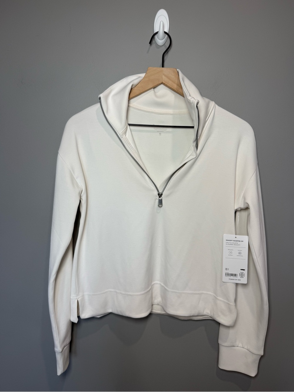 Athleta Seasoft Quarter Zip Size XS in Magnoila White